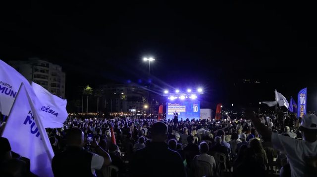 Shehaj zotohet në Vlorë: 10 deputetë të partisë