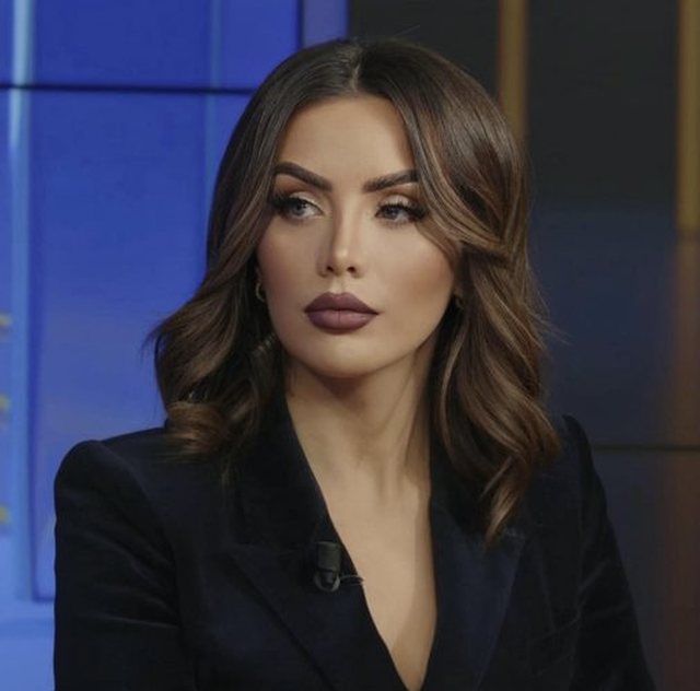 FOTOT/ “Flasin për ndershmëri me dashnoren në krah”,
