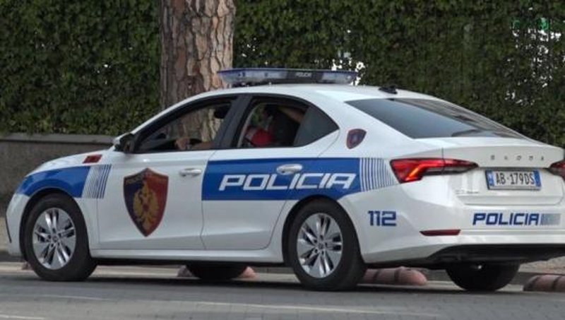 Sulm me thikë në rrugën dytësore Tiranë-Durrës,