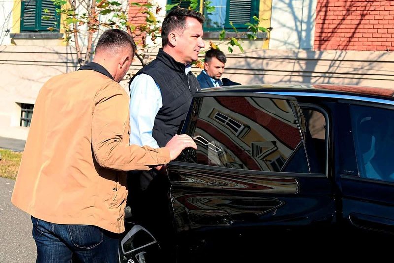 Der Standard: Çifti Veliaj-Xoxa u arrestuan për korrupsion. Nën