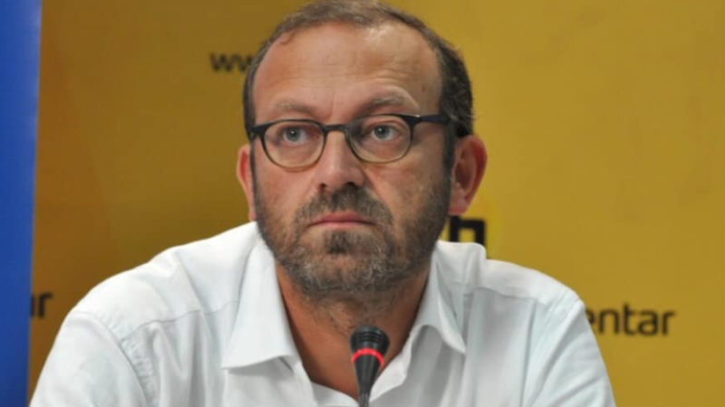Rasti i një dallaveraxhiu nga Elbasani dhe mileti analfabet që e