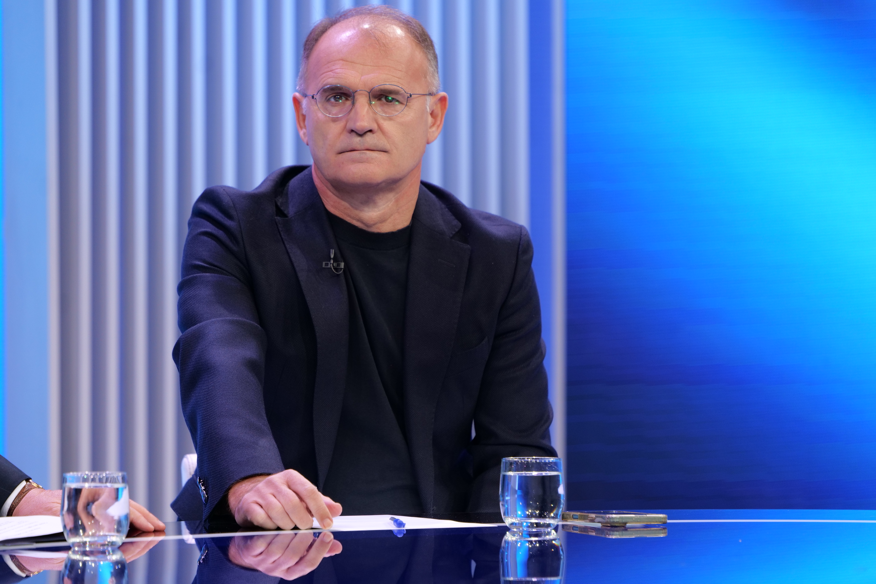 Andi Tela: Nuk është normale që policia të mbrojë