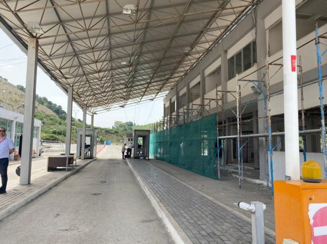 Po arratisej nga Shqipëria, policia greke kap në Qafë Botë